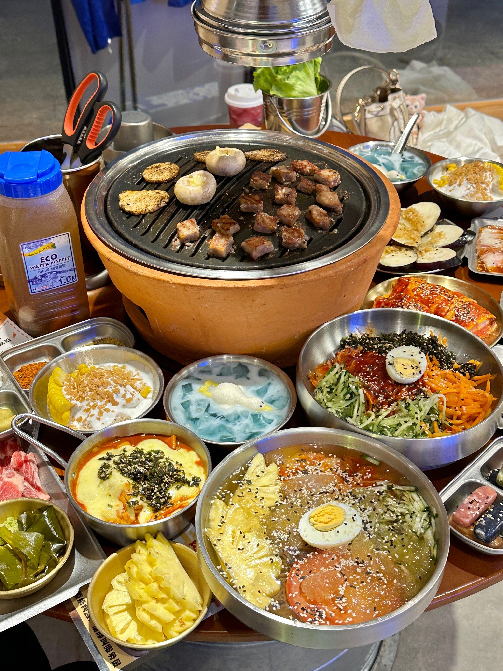 南宁相思湖的!是大学生的爱!
