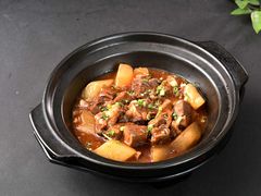 萝卜牛腩煲-永記粤菜·五指毛桃花雕鸡煲(九亭店)