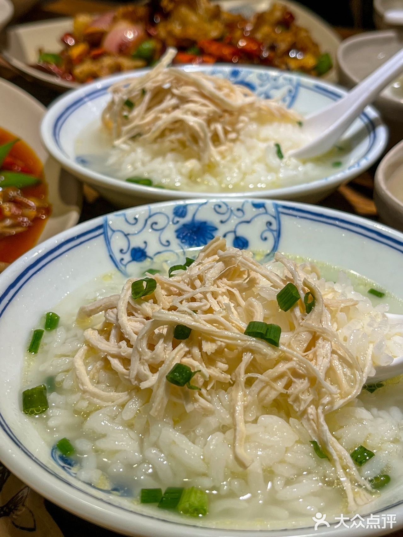 来新街口一定要吃的就是这家冯三孃跷脚牛肉，真没想到