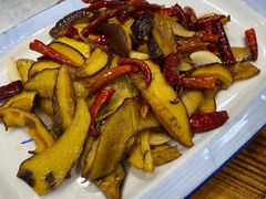 -菌之家·专业纯野生菌火锅·特色炒菌