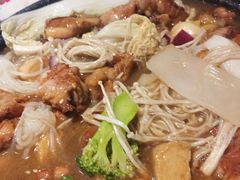 -吉吉向上炭烤鸡肉煲(西小区店)