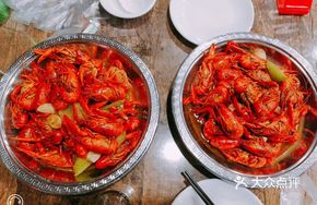 Spicy Garlic Lobster with Thirteen Spices