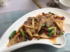 鲜笋回锅肉-漫山居私汤民宿全竹宴