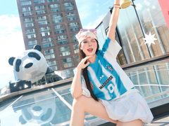 -雍容荟帝王蟹活龙虾展台自助(IFS黑金店)