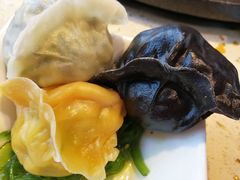 唐三彩蒸饺-船梆煮•蒸汽海鲜·炉火烤肉(五四广场店)