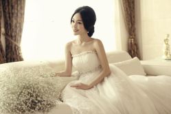-易摄影婚纱摄影工作室