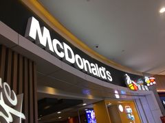 门面-麦当劳(城西银泰店)