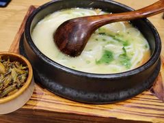 蒙自过桥米线-麦麦山云南菜(复地活力城店)