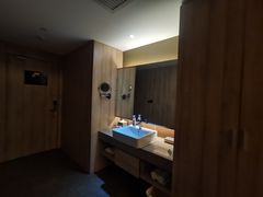 -西安大雁塔科技大学地铁站亚朵酒店