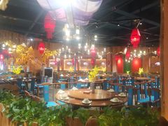 大堂-老滇山寨•云南特色菜•地方菜•民族风情歌舞表演(金碧店)