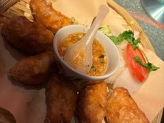 -大头虾越式风味餐厅(光明广场店)