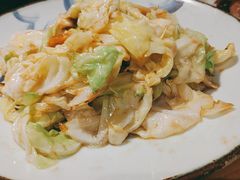 花蚬子肉炒牛心菜-顺承小院儿