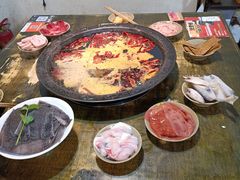 -渝嘴小老弟老火锅(华新村店)