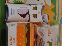 -麦当劳(轻轨曹杨路店)