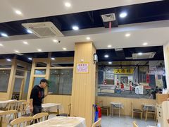 大堂-江城燕子大排档(江汉路步行街店)