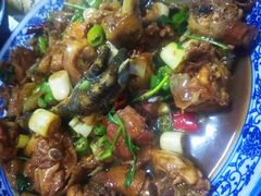 炒笨鸡-闯关东东北农家菜(崂山石老人店)
