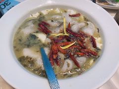 豆花酸菜鱼-桂满陇·蟹黄小笼汤包(巴黎春天浦建店)