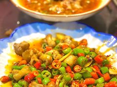 双椒肥肠-百年粉蒸牛肉