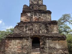 -波隆纳鲁沃古城皇家宫殿