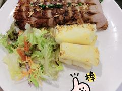 西贡炭烧烤猪颈肉配菠萝-美奈小馆·东南亚菜(福田星河COCO Park店)