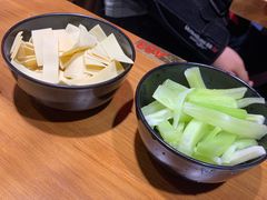 -炉小二铜锅牛蛙•川湘菜(三里屯店)
