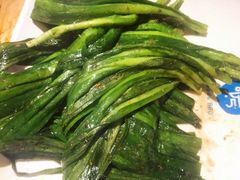 烤韭菜-路边摊小炉子烧烤