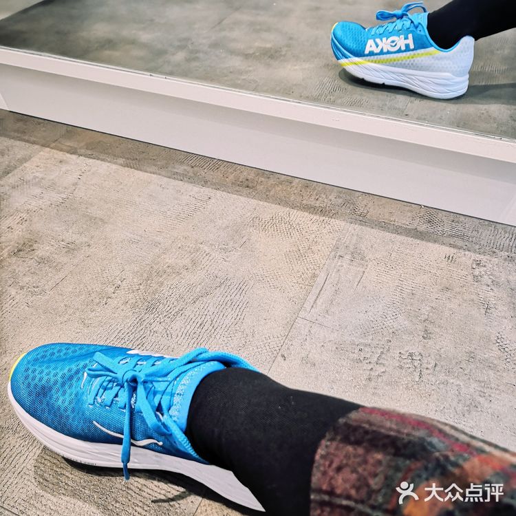 苏州首家HOKA ONE ONE开业了，必买的专业跑鞋