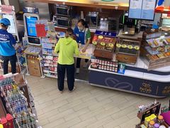 -全家便利店(沪南公路店)