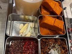 重庆原始红油现炒锅底-王歘歘·chuǎ火锅(五道营店)