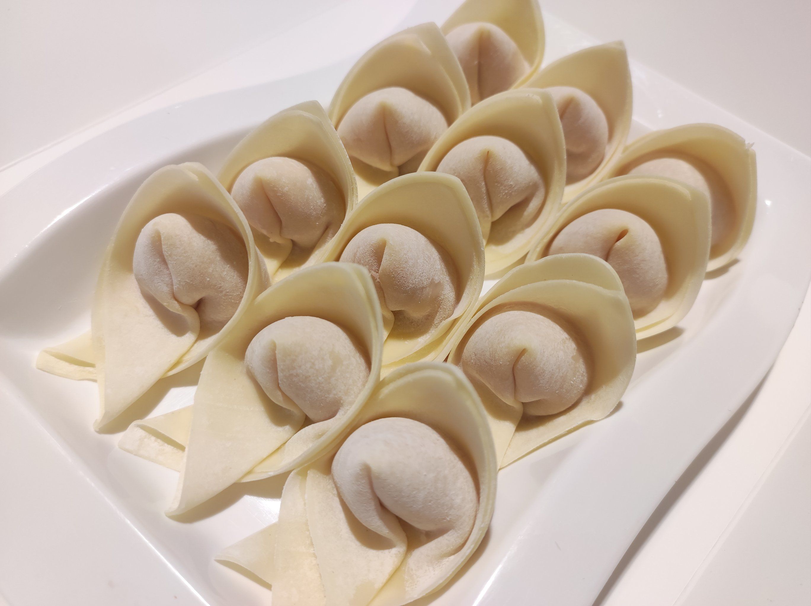 ✨美味邂逅:现包抄手与乌鱼汤锅✨ 最近发现