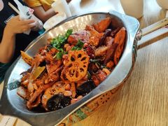 -愉肴麻辣香锅(中山路店)