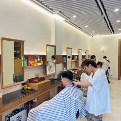 -MARTIN'S BARBER SHOP男士理发馆