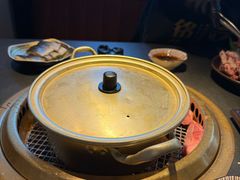 -铭牛烧肉·和牛海鲜自助(高新月牙湖店)