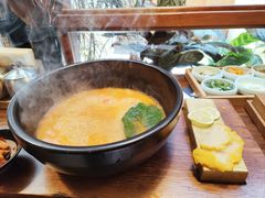 -银米·云南传统过桥米线(双廊黑金冠店)