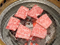 -山川小町·极番烧肉(新地假日广场店)