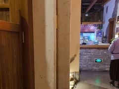 -挂旗柴锅鸡(蚌山区嘉年华店)