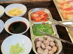 -围炉肉舍•炭烤活鳗•丹东海鲜烤肉(步行街店)