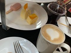 -上海滴水湖皇冠假日酒店
