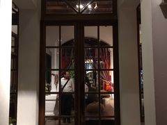 -Cuc Gach Quan Restaurant