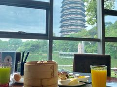 靠窗位-听松楼·花园酒店·自助餐厅(红梅公园店)