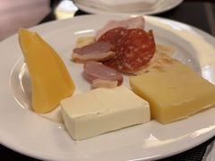 -广州万富希尔顿酒店·感趣自助餐厅·金秋蟹宴生蚝海鲜刺身烧烤