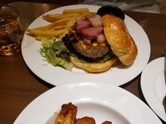 火焰厚切培根牛肉堡-拉亚汉堡经典餐厅(商城路店)