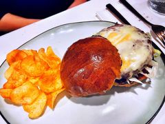 很牛的汉堡包-潮一不贰·法式甜品·生日蛋糕·西式简餐(外滩店)