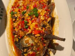 香煎鲫鱼-费大厨辣椒炒肉(高铁吾悦广场店)