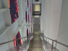 -URBAN REVIVO(上海淮海路大上海时代广场店)