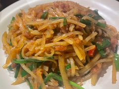 油渣炒土豆丝-肆海小川菜酒馆Wine Bistro (青年路店)