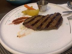 -悦享绿山墙西餐厅