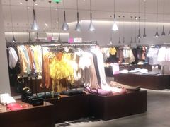 -URBAN REVIVO(北京大兴凯德MALL店)