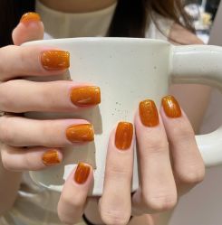 -花岐款式专研健康美甲沙龙