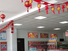 -洋县服务区-停车场